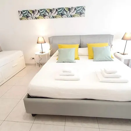 Doctor House - Policlinico Apartment *